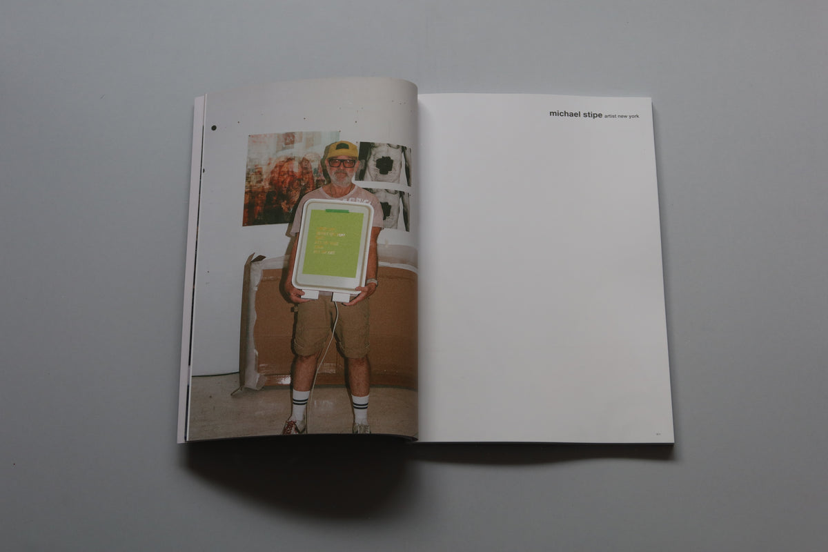 3 objects magazine