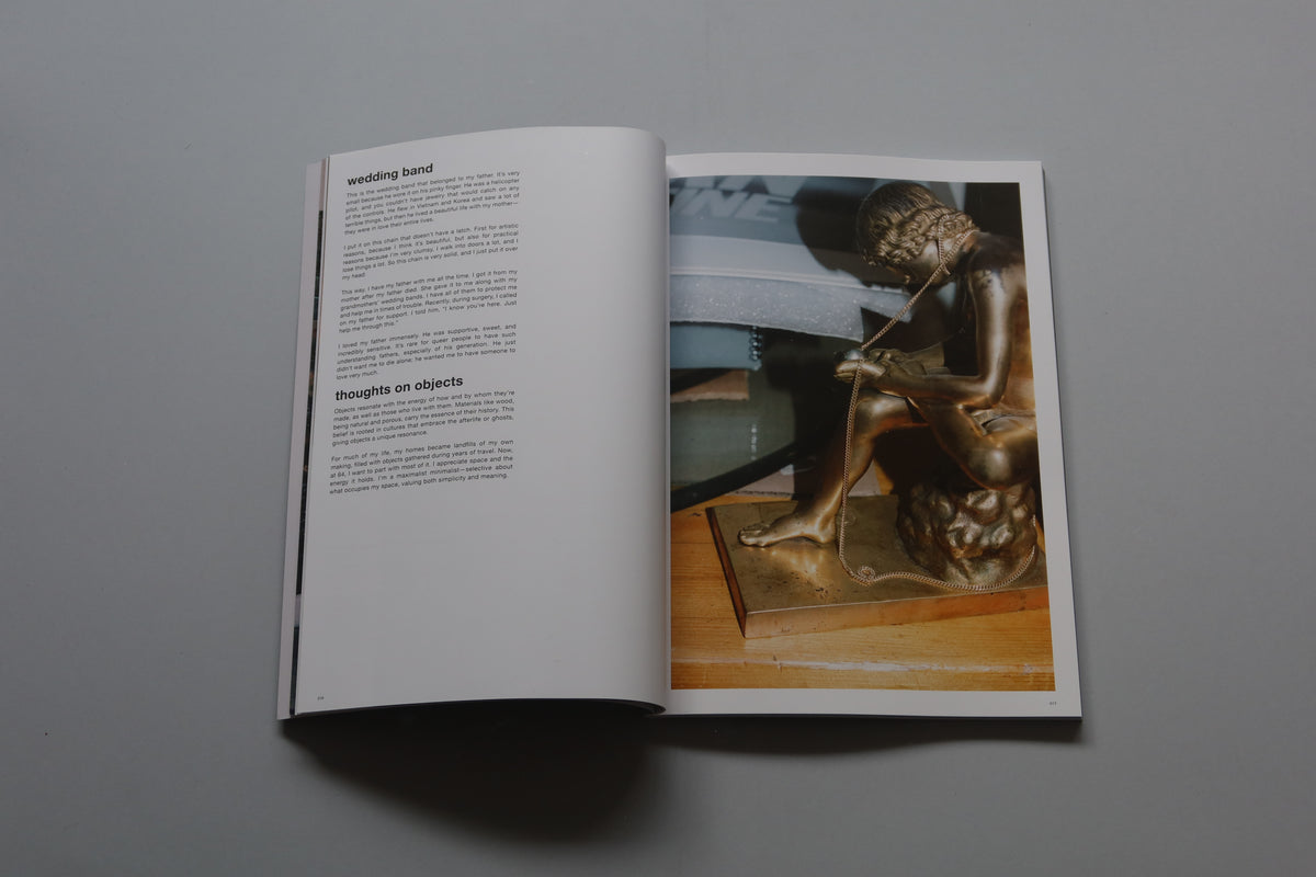 3 objects magazine
